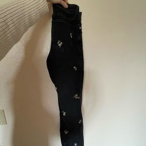 Embroidered skinny jeans